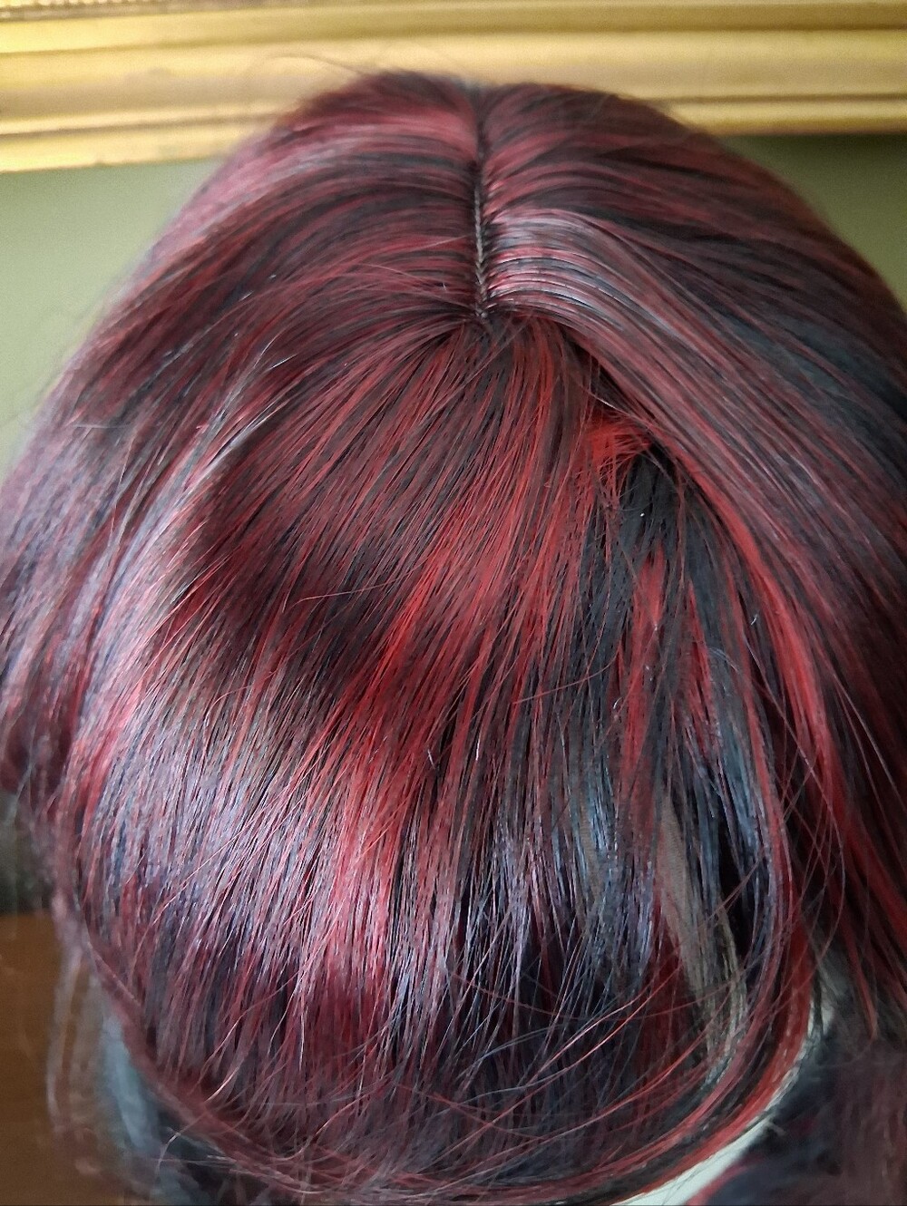 Women’s Long Wavy Synthetic Wig in Burgundy & Black - Picture 4 of 5